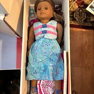 Highly Collectible Kanani American girl doll in original box with ExTrAs!!!